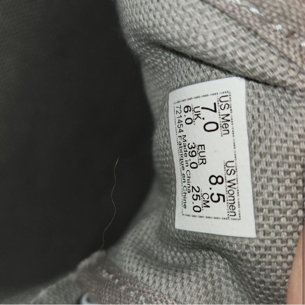 Vans - Picture 5 of 5